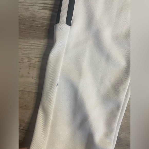 Adidas boys White track suit - Picture 14 of 14